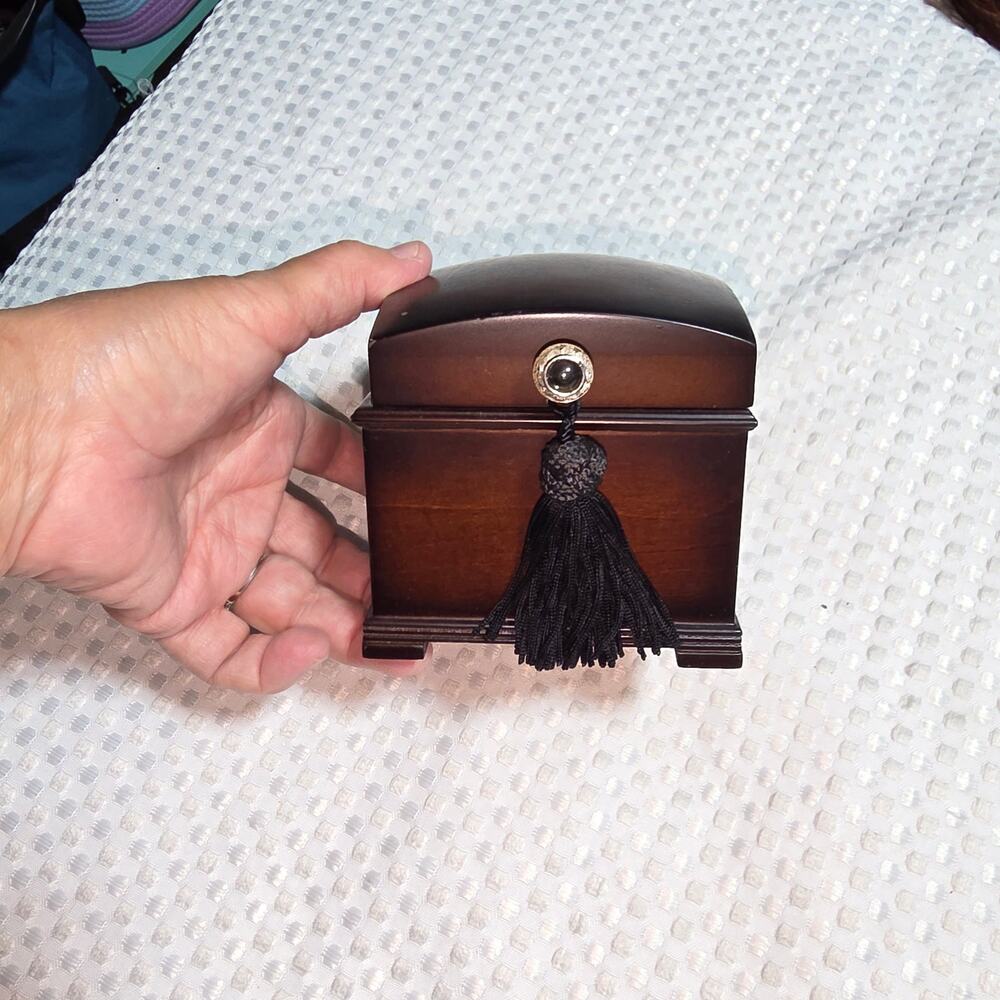 BOMBAY WOODEN MUSIC BOX JEWELRY BOX.